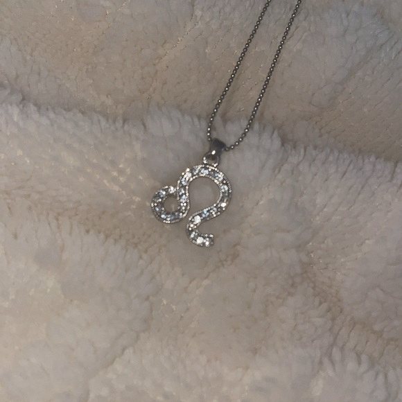 ♌️ 3/25$ Leo necklace - Picture 3 of 4